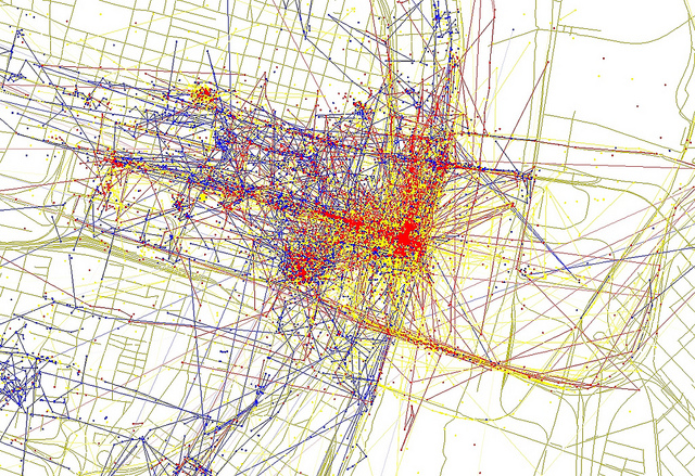 Locals and Tourists: Geotagging St. Louis Photos