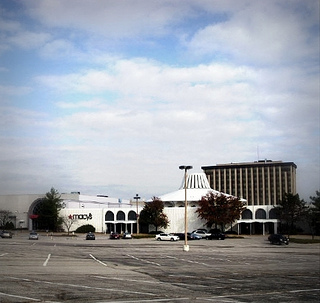 The Life and Death of Great St. Louis Malls