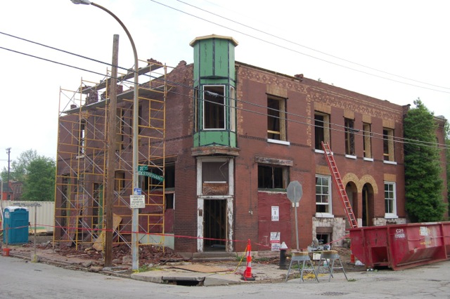 Corner Structure at 20th and Destrehan in Hyde Park to Become Apartments