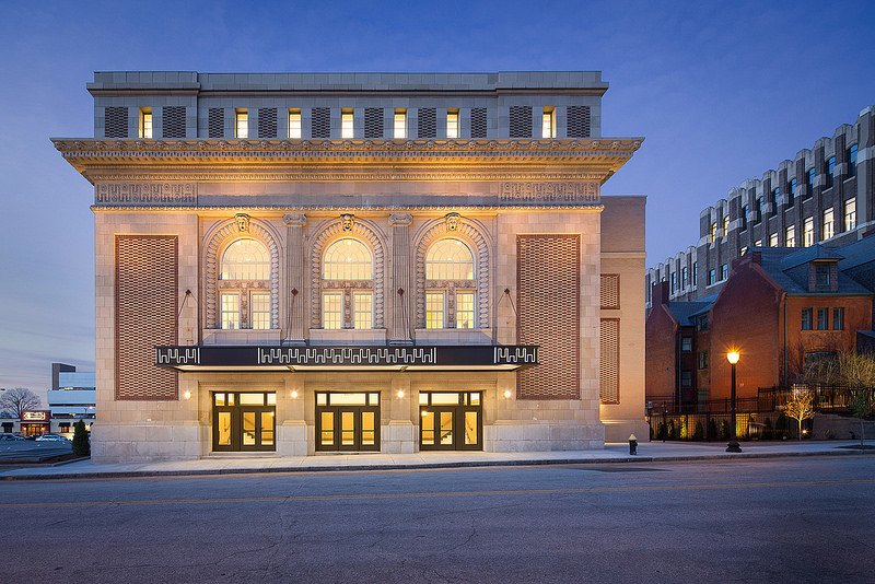 Stunning Before and After Images of Sun Theatre Redefine The “Feasible” Project