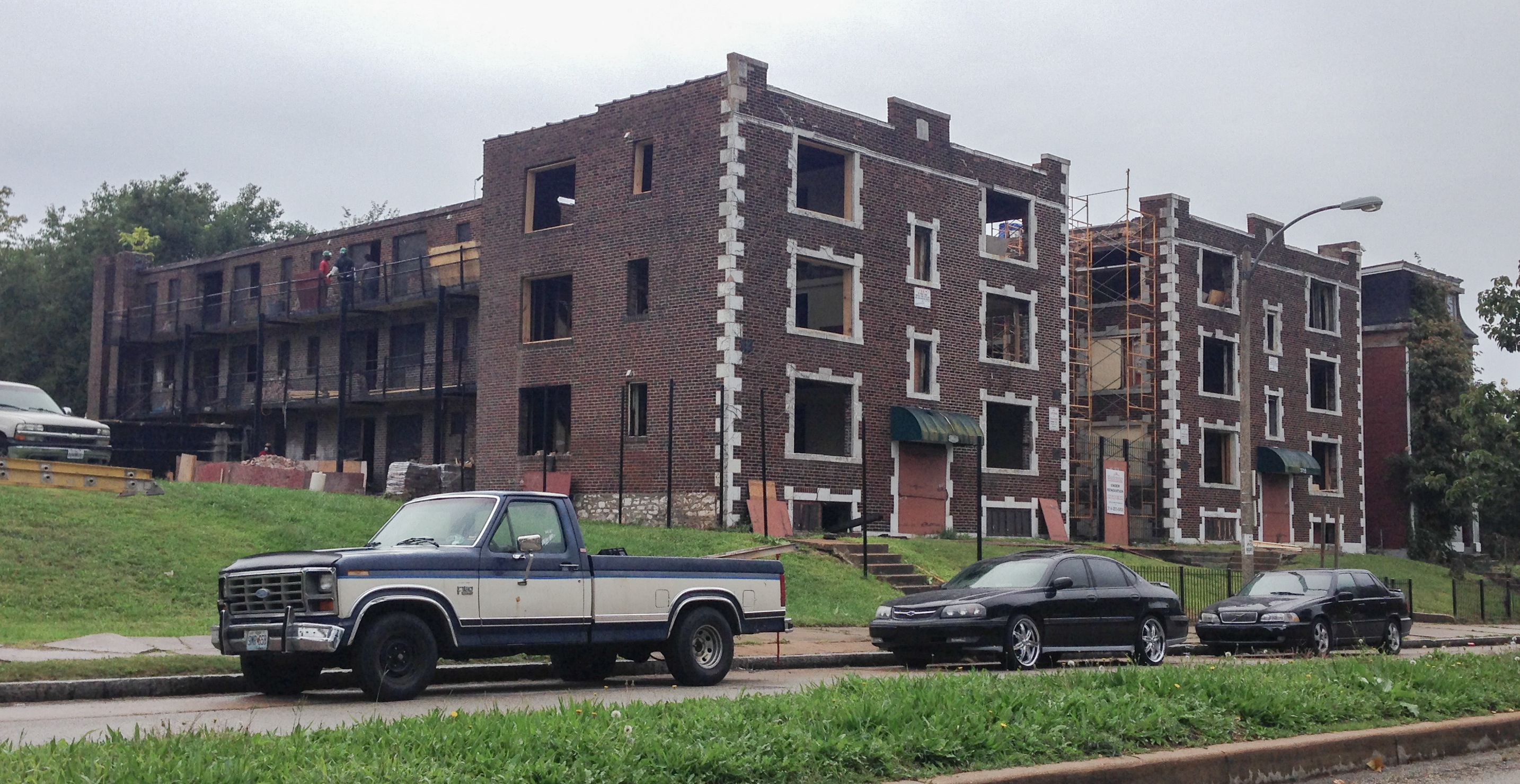 Apartment Block in Grand Center under Rehab (3718-22 Cook)