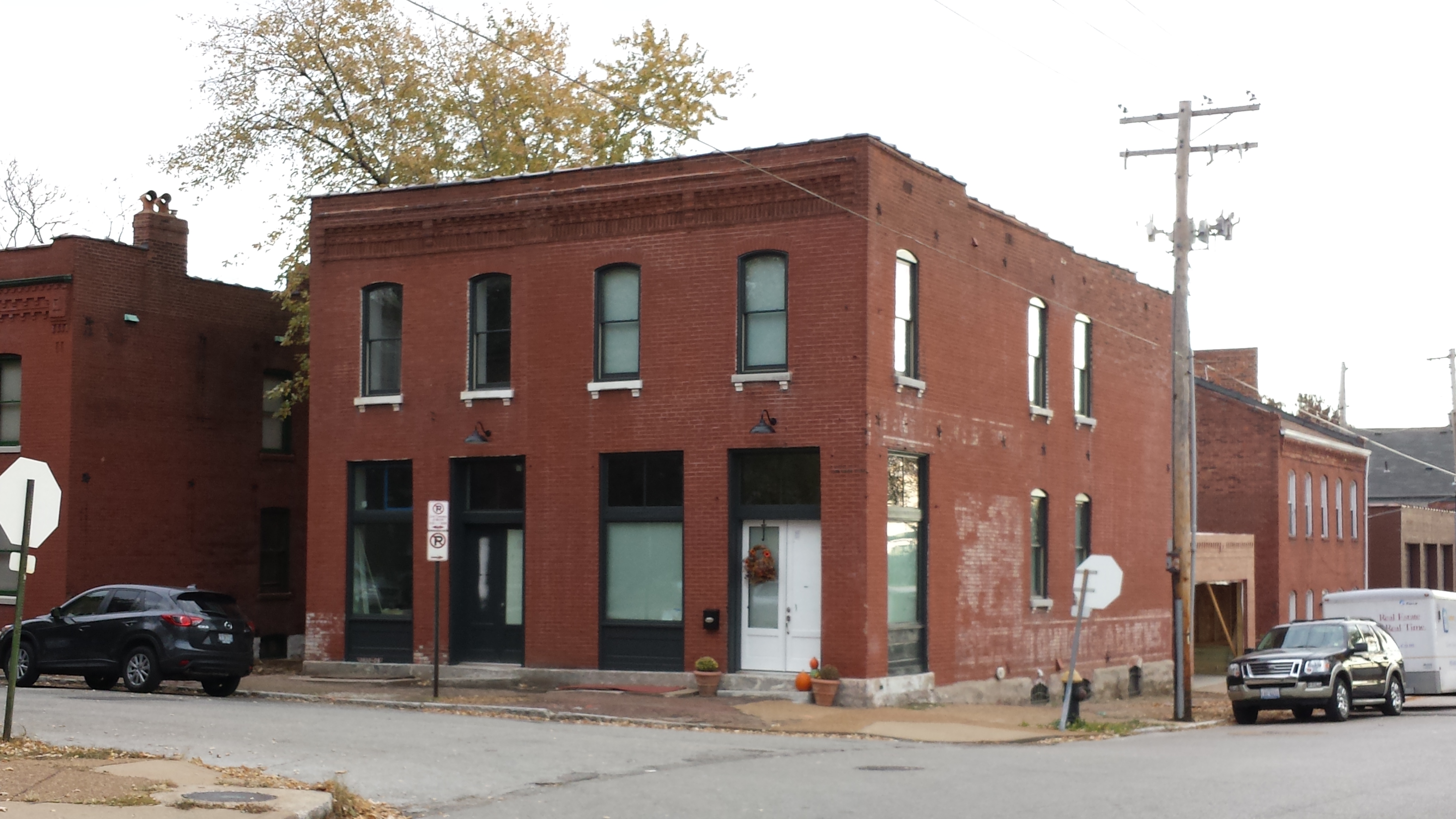 Corner Mixed Use Building in Soulard Now Rehabbed (2422-24 South 11th)