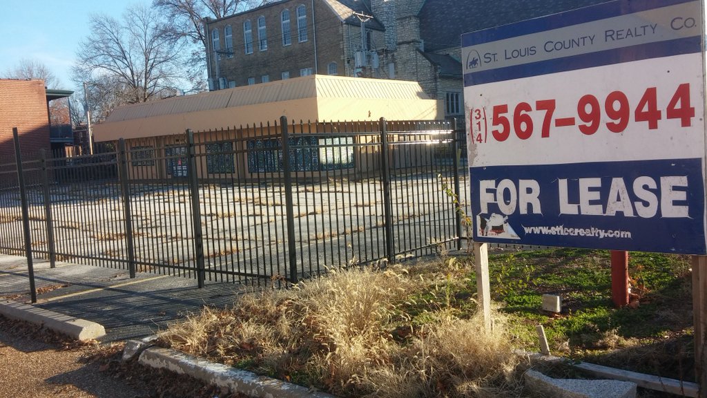 Pay Parking Lot May Be Next for Vacant Church’s Chicken in The Loop