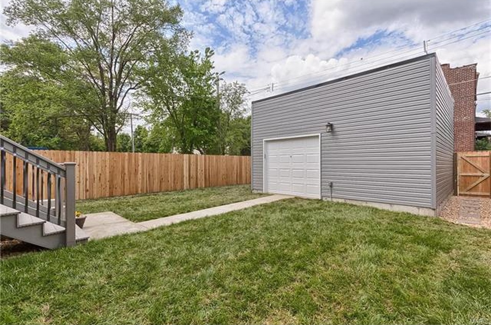 4141 Chouteau 10