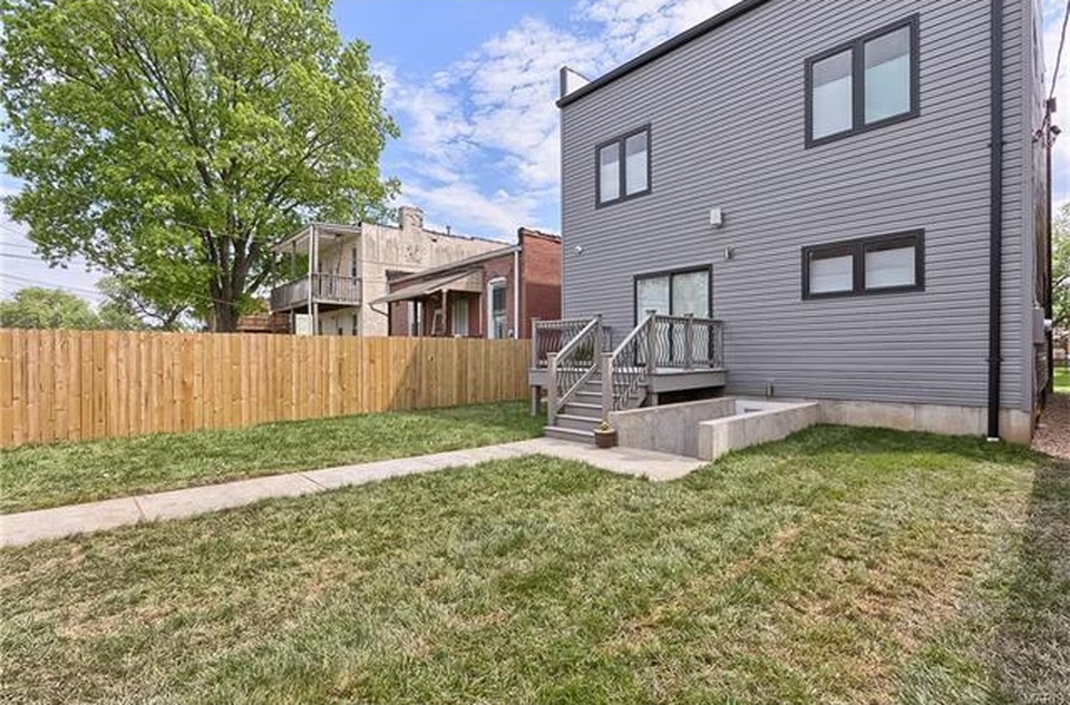 4141 Chouteau 9