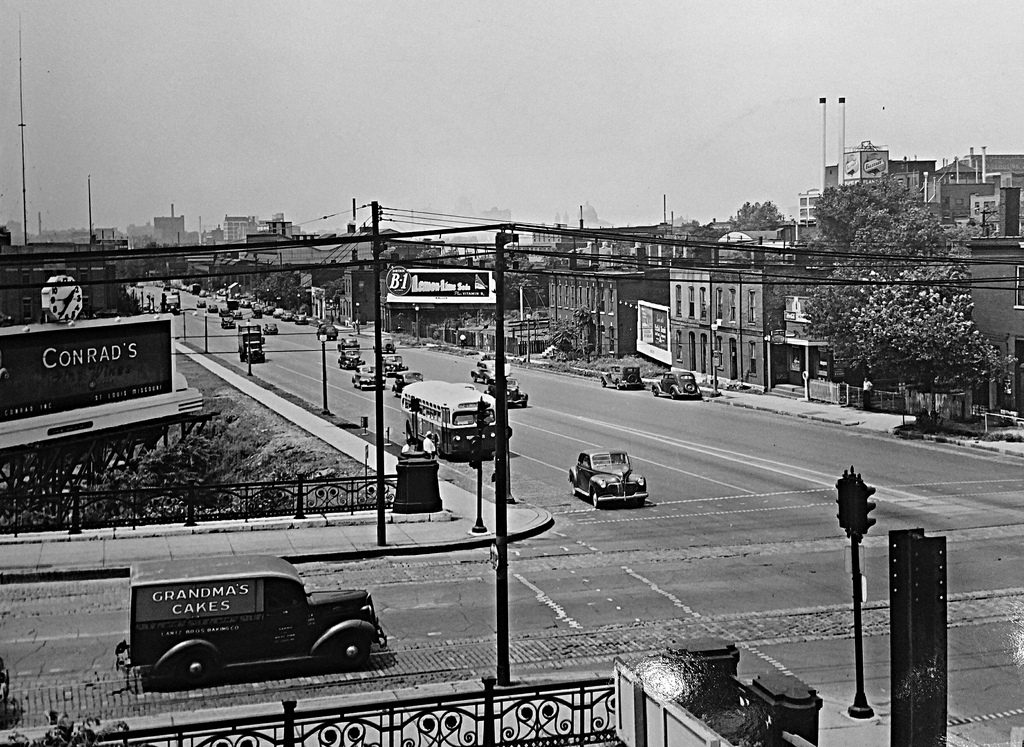 STL Armory_Market