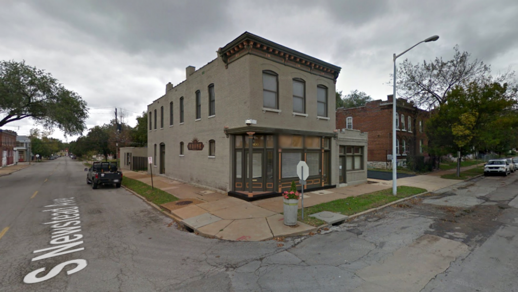 4401-gibson_corner-sw-at-chouteau