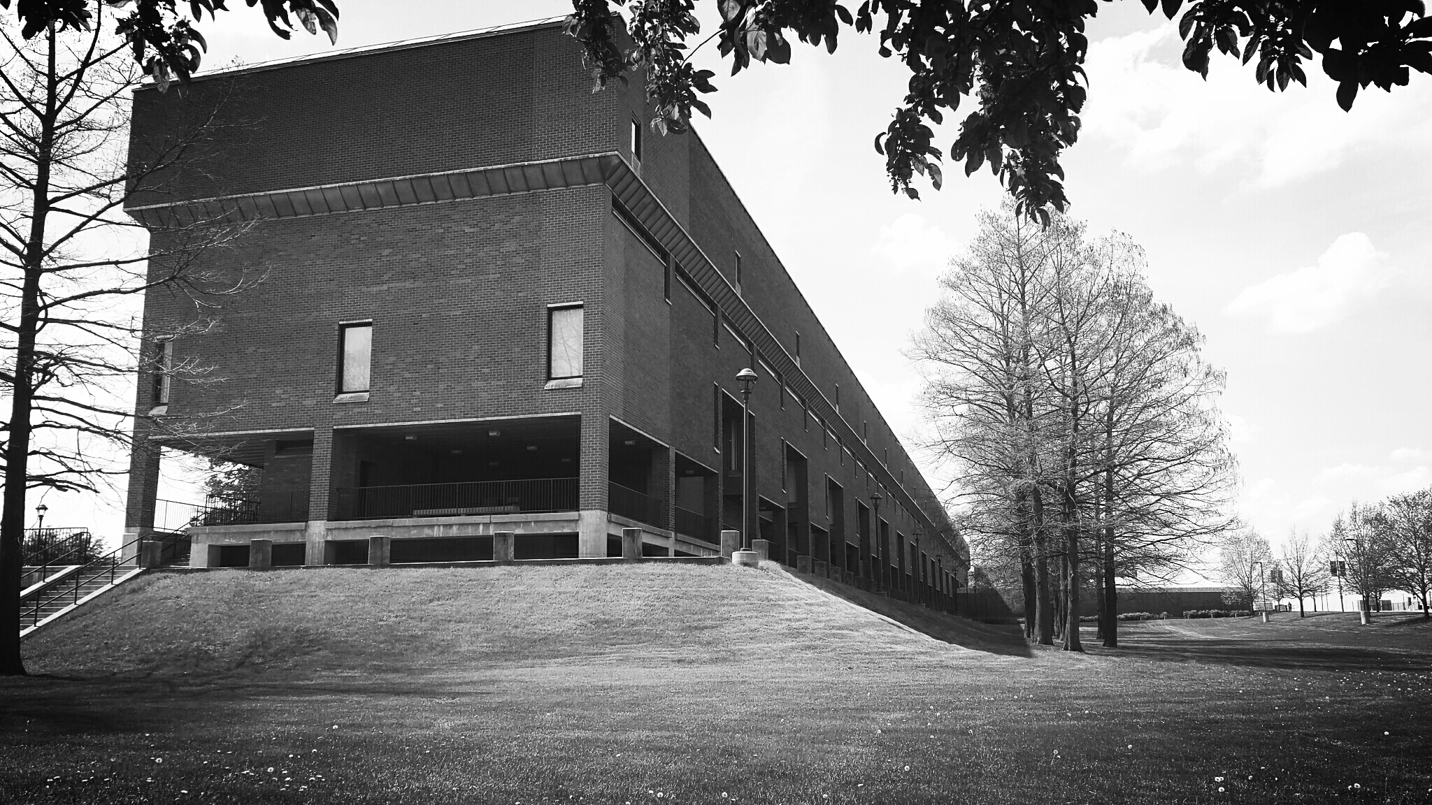 Weese & Kiley’s Mid-Century Forest Park Campus Threatened