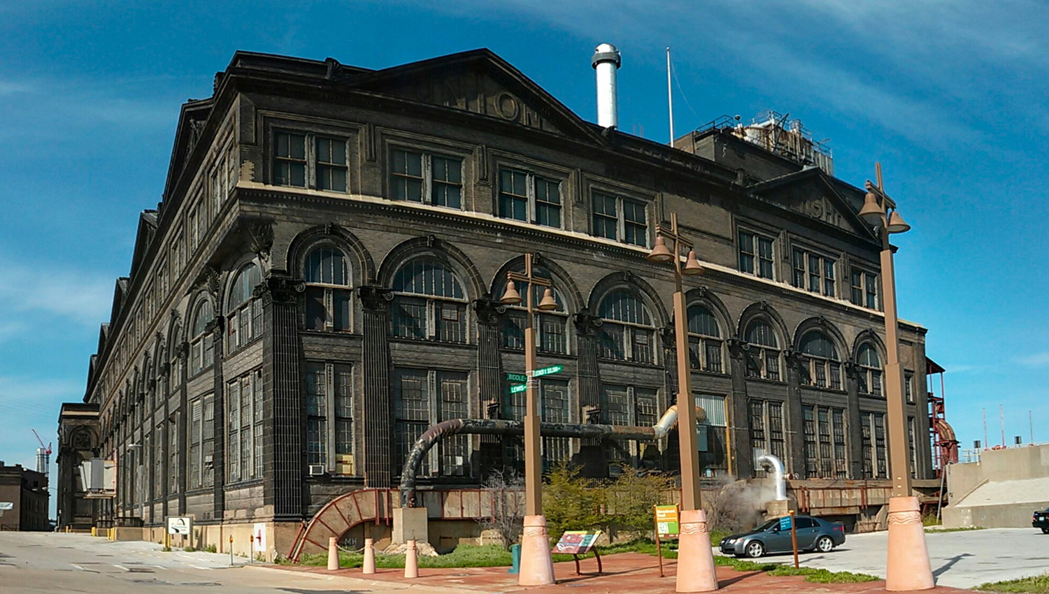 Proposed legislation seeks to tie financial incentives to use of downtown steam system