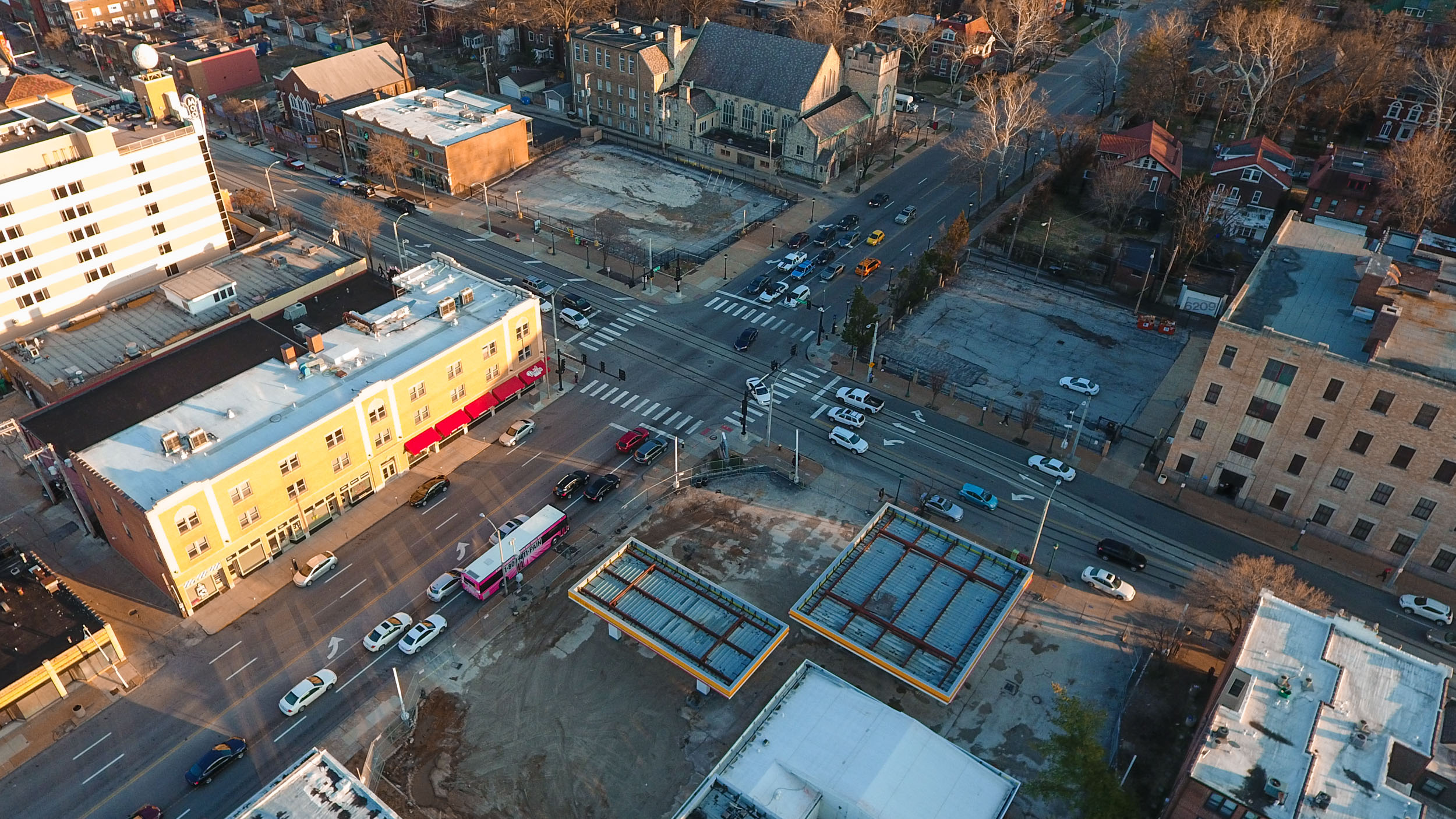 The loss of an urban intersection at Skinker and Delmar – A look at St. Louis in the 1970s