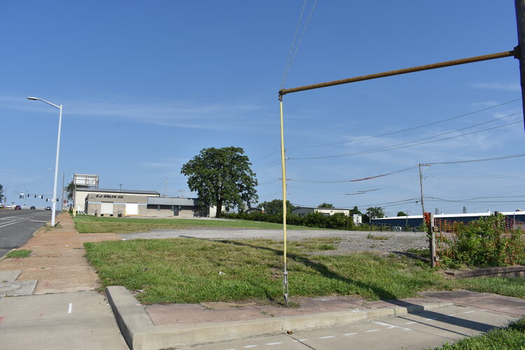 Chouteau looking west toward S. Grand