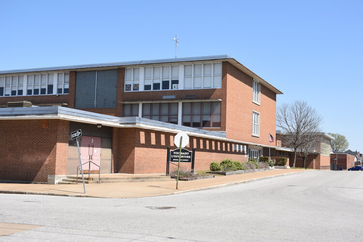 Academy of Entrepreneurship Studies Middle School at L'Ouverture - 3021 Hickory Street