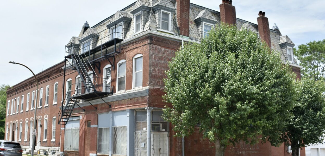 Groth Guide to St. Louis Place
