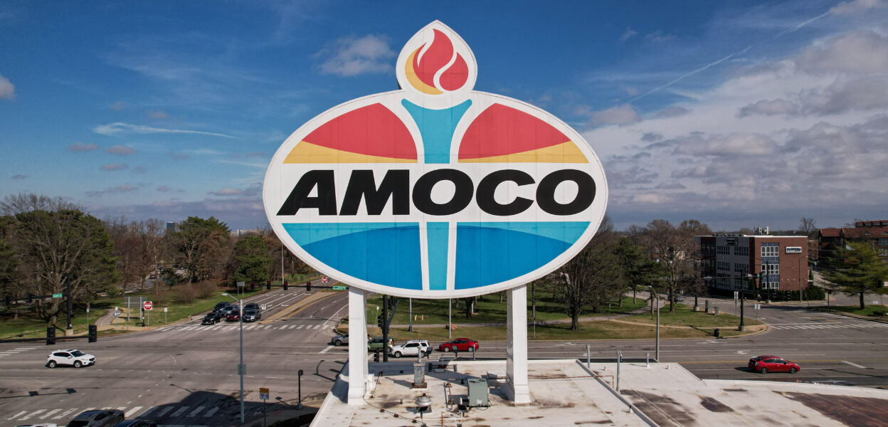 Amoco Apologizes to St. Louis and Repairs Botched Landmark Sign